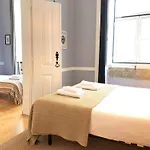 Sj2de Heart Of Lisbon, 1min To Augusta Arch! Spacious 2 Apts With 4br& 2ba リスボン