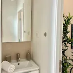 アパート Sj2de Heart Of Lisbon, 1min To Augusta Arch! Spacious 2 Apts With 4br& 2ba *