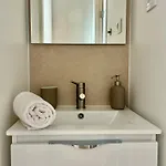 Daire Sj2de Heart Of Lisbon, 1min To Augusta Arch! Spacious 2 Apts With 4br& 2ba Lisboa