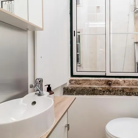 Sj2de Heart Of Lisbon, 1min To Augusta Arch! Spacious 2 Apts With 4br& 2ba *