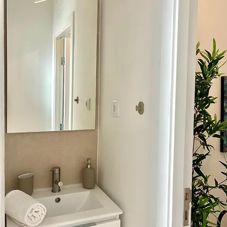 Διαμέρισμα Sj2de Heart Of Lisbon, 1min To Augusta Arch! Spacious 2 Apts With 4br& 2ba *