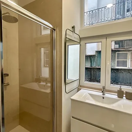 Διαμέρισμα Sj2de Heart Of Lisbon, 1min To Augusta Arch! Spacious 2 Apts With 4br& 2ba Lisboa